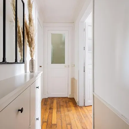 2 Bedrooms#2 Bathrooms#paris 14#alesia Париж