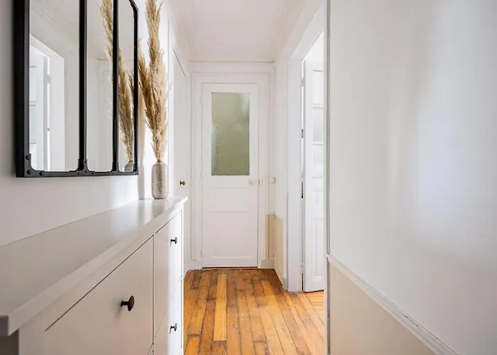 2 Bedrooms#2 Bathrooms#paris 14#alesia Париж